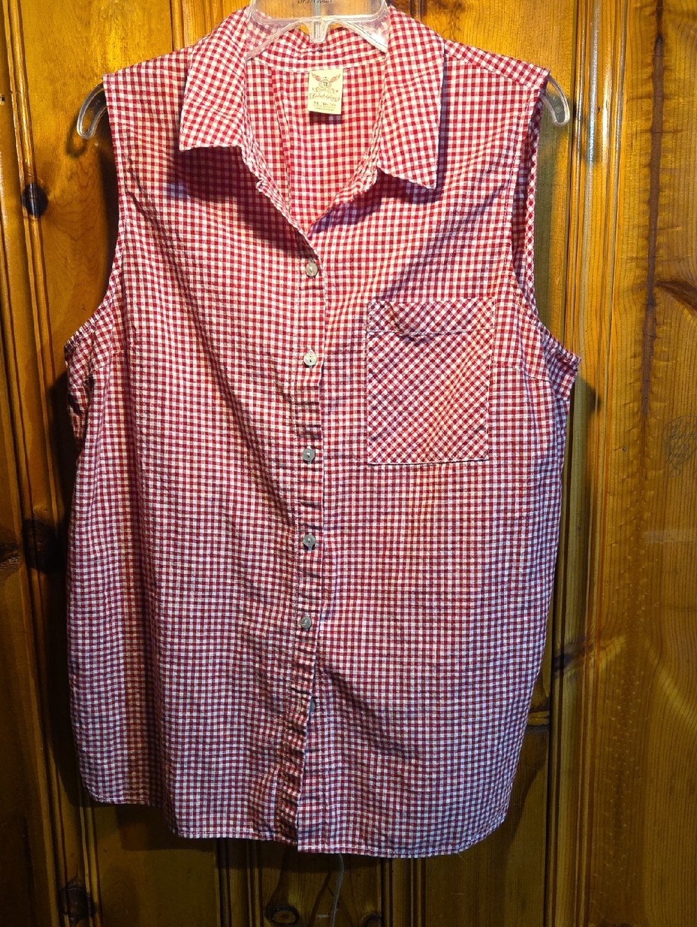 Faded Glory Red and White Gingham Button-Up Shirt